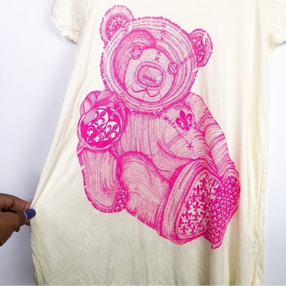 𝅺Lauren Moshi cream graphic T-shirt with pink graphic bear on front - Picture 4 of 10